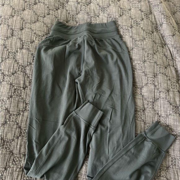 Lululemon Ready to Rulu Jogger - Picture 2 of 4